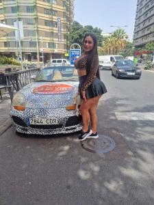 611275347: Travesti en León