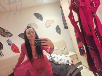 627225529: Chica busca chico en Barcelona