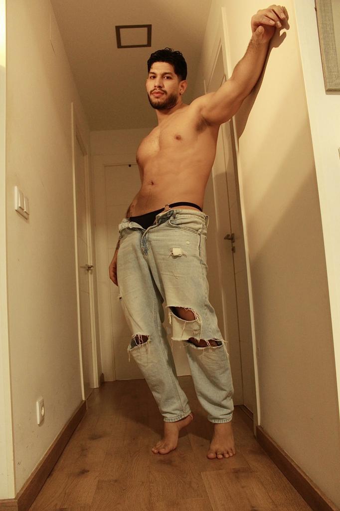 Chico busca chica en Sevilla: 