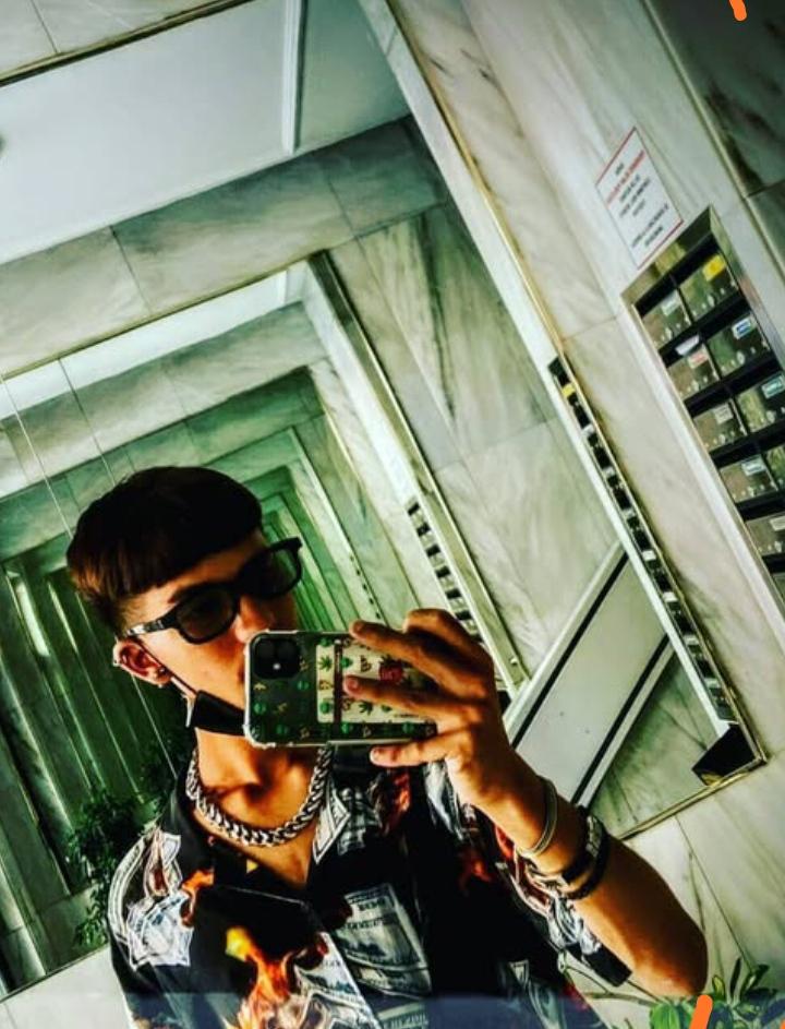 Chico busca chica en Málaga: 