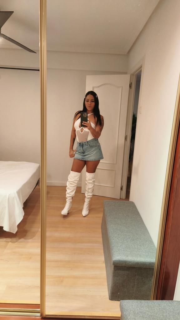 Chica busca chico en Almería: 