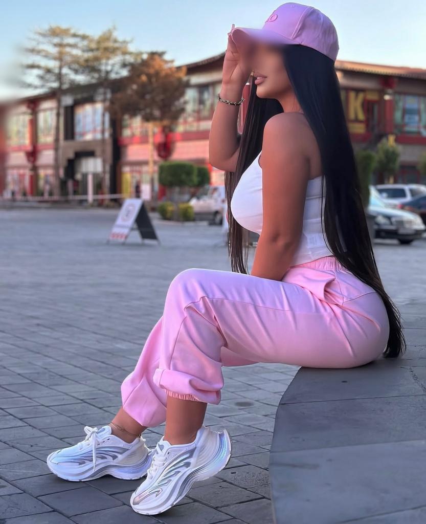 610910539: Chica busca chico en Sevilla