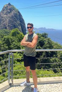 615945076: Chico busca chica en Madrid