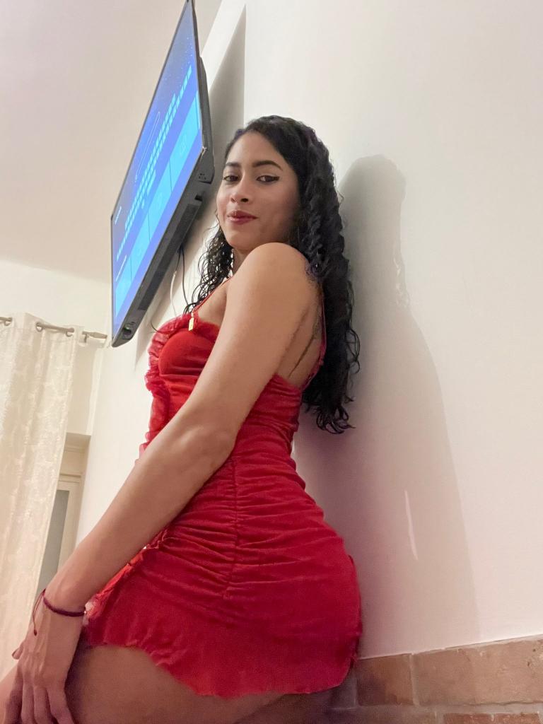 Chica busca chico en Ibiza: 