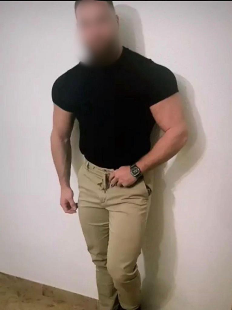 Chico busca chica en Granada: 