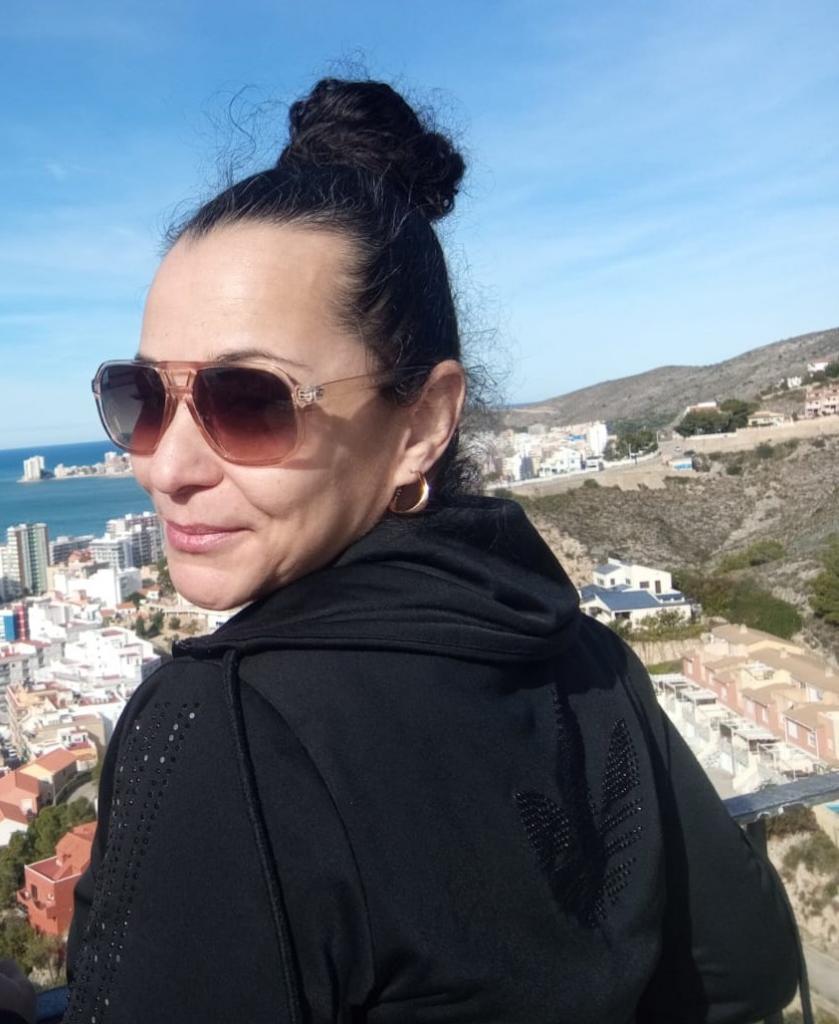 667605351: Chica busca chico en Valencia