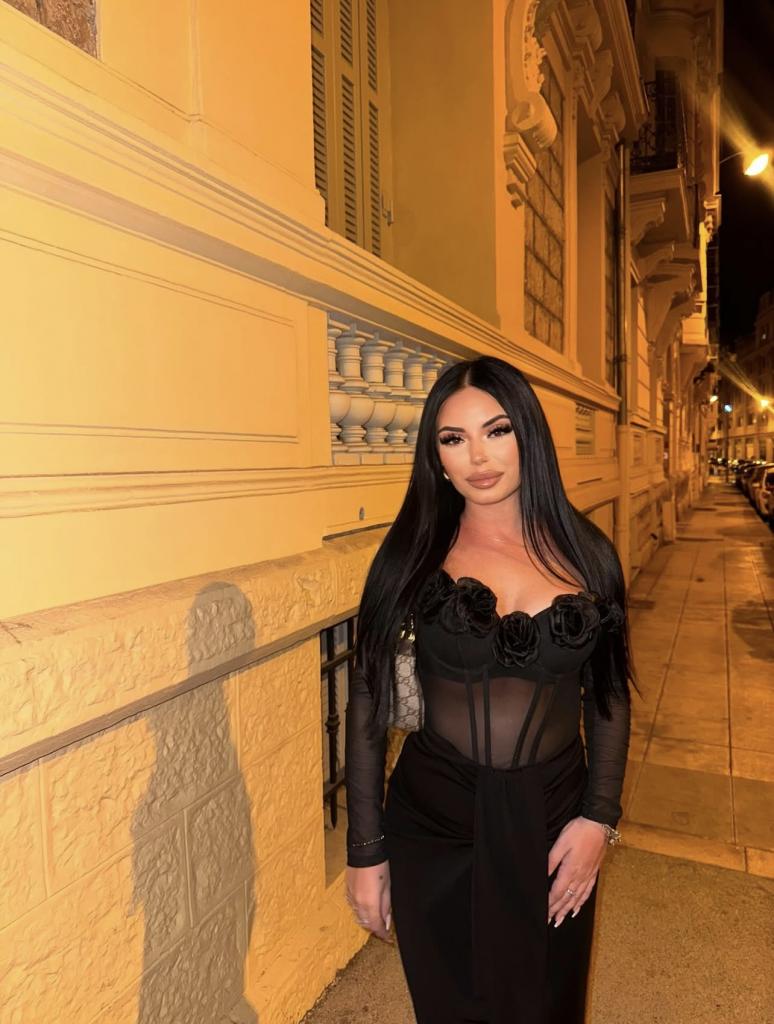 631382256: Chica busca chico en Málaga