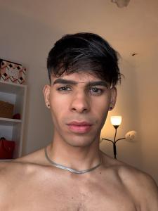 647162102: Chico busca chica en Madrid