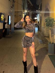 649939956: Chica busca chico en Barcelona