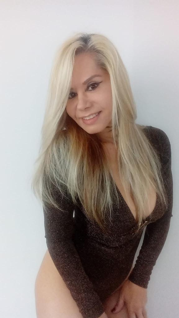 Chica busca chico en Almería: 