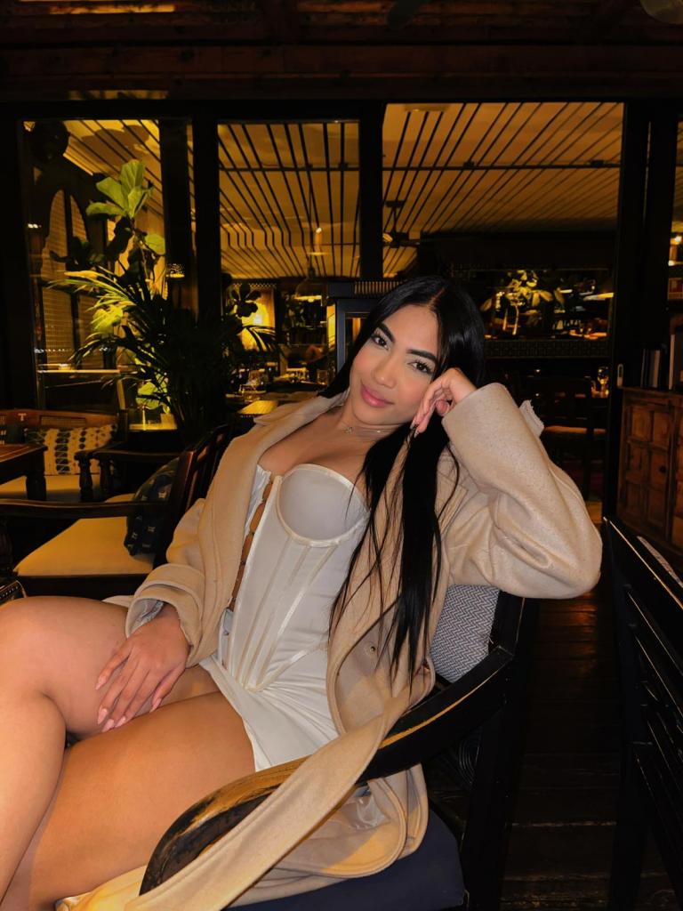 674679757: Chica busca chico en Málaga