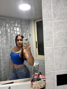 612404895: Chica busca chico en Barcelona