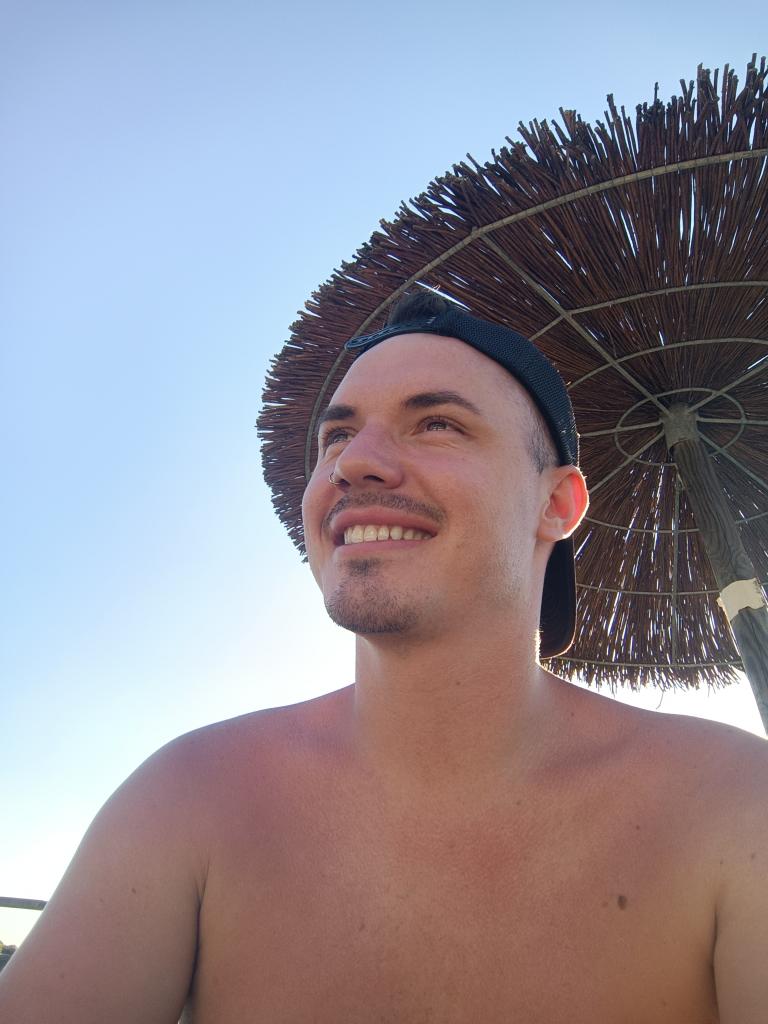 Chico busca chica en Málaga: 