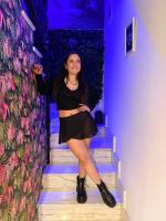 617746381: Chica busca chico en Madrid