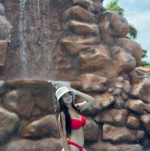 607541583: Chica busca chico en Granada