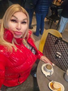 661206481: Chica busca chico en Madrid