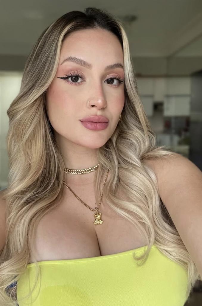 Chica busca chico en Alicante: Chica busca chico