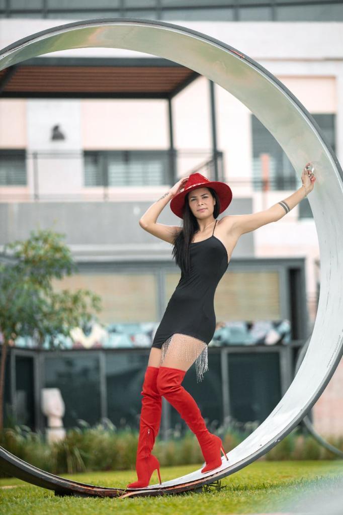 Chica busca chico en Tenerife: 