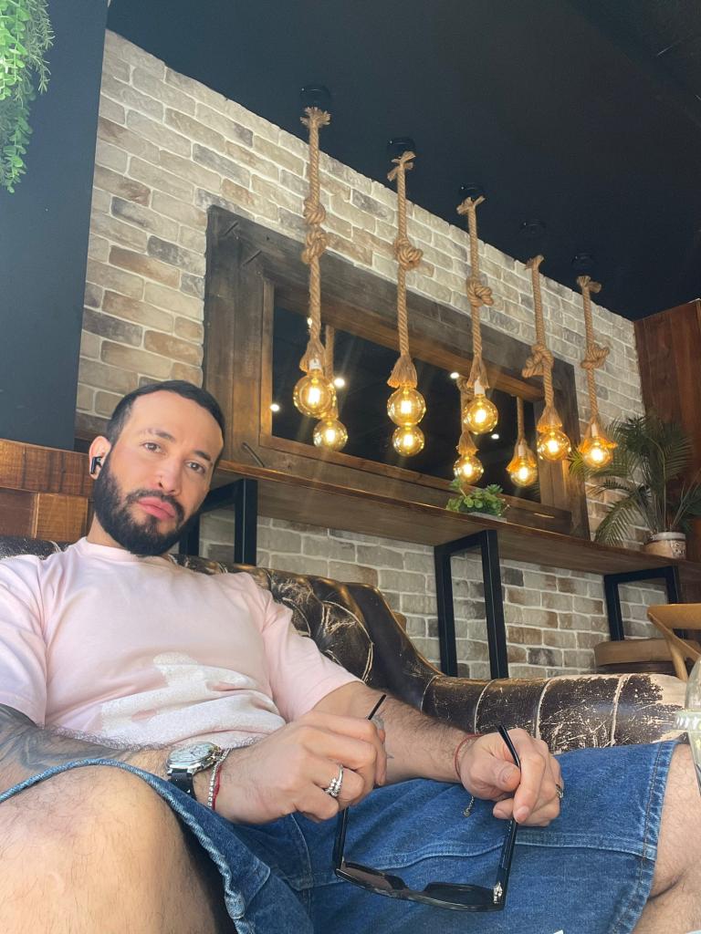 Chico busca chica en La Coruña: 