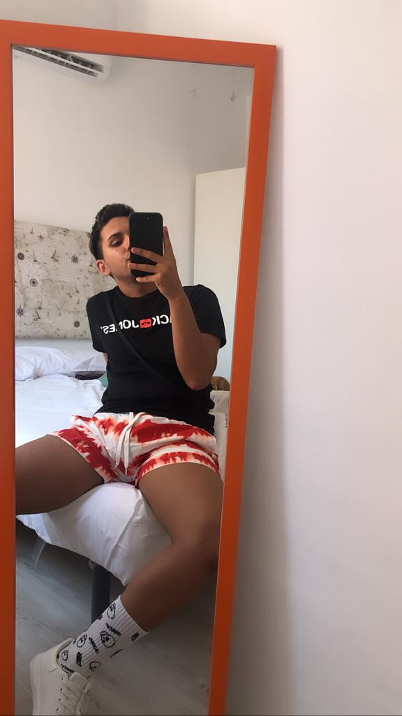 Chico busca chica en Sevilla: 