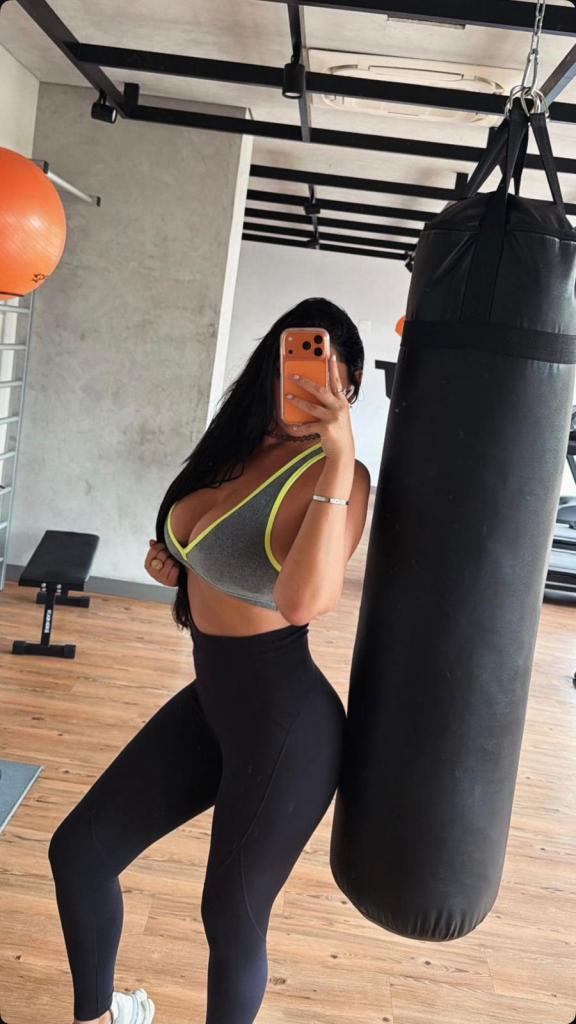 Chica busca chico en Granada: 