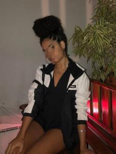 614961007: Chica busca chico en Tenerife