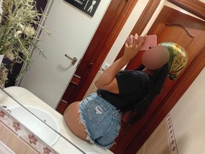 697754743: Chica busca chico en Almería