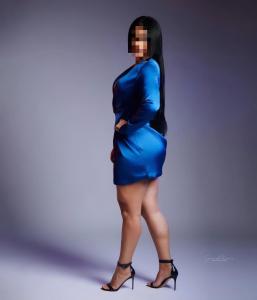 645952609: Chica busca chico en Sevilla