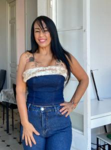 663811939: Chica busca chico en Barcelona