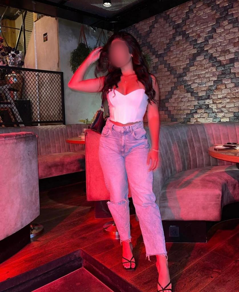 672597477: Chica busca chico en Jaén