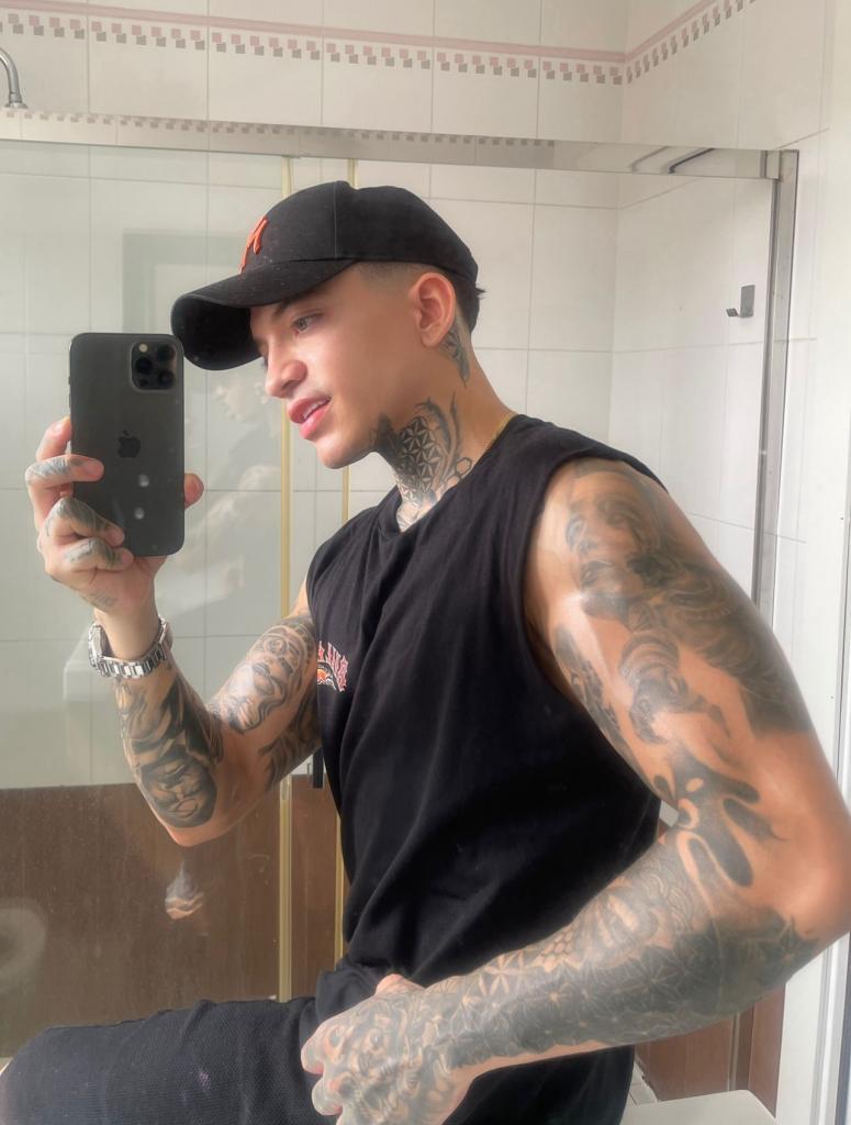 631044024: Chico busca chica en Asturias