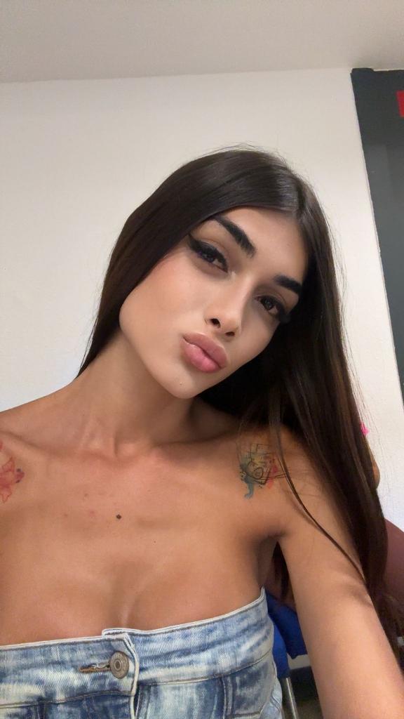 647053809: Transexual en Barcelona