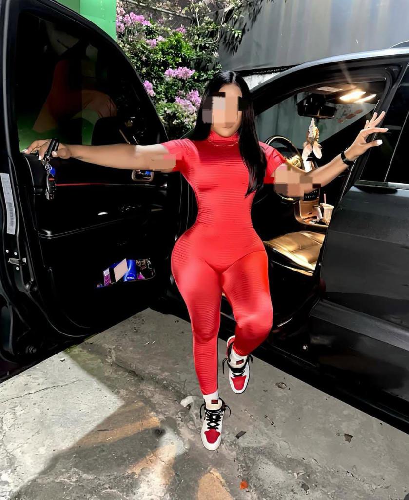 Chica busca chico en Huelva: 