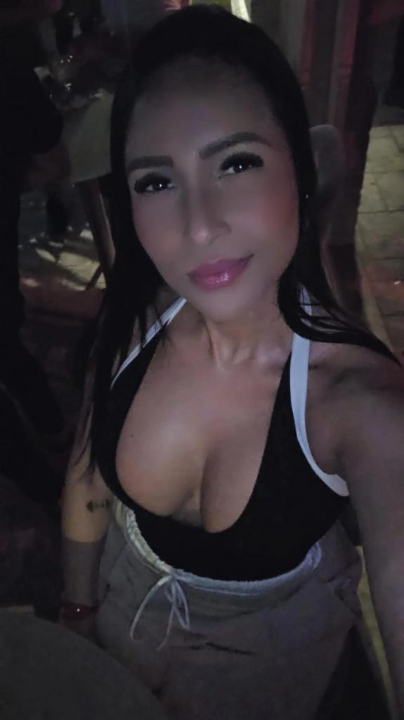 633053779: Chica busca chico en Barcelona