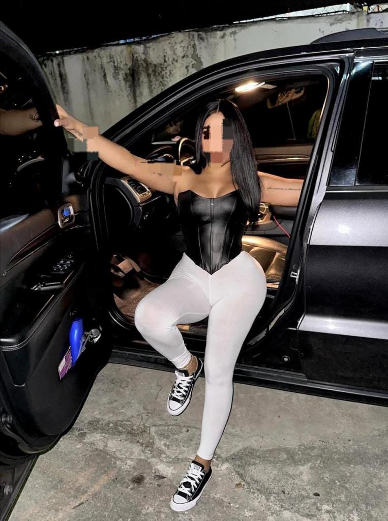 Chica busca chico en Huelva: 