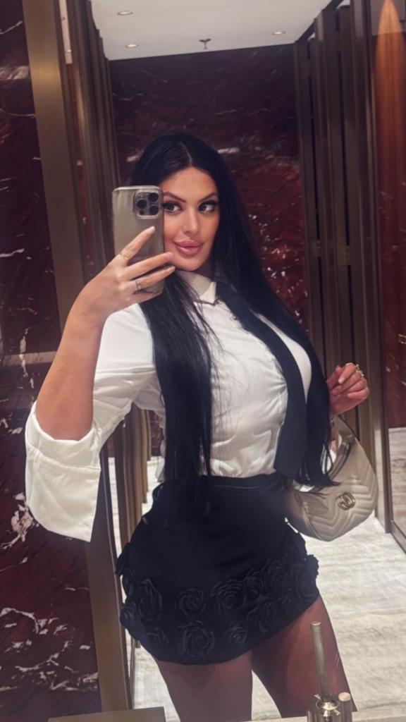 Chica busca chico en Granada: 