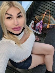 661206481: Chica busca chico en Madrid