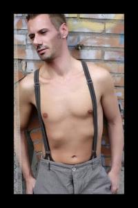 Chico busca chica en Cantabria: 