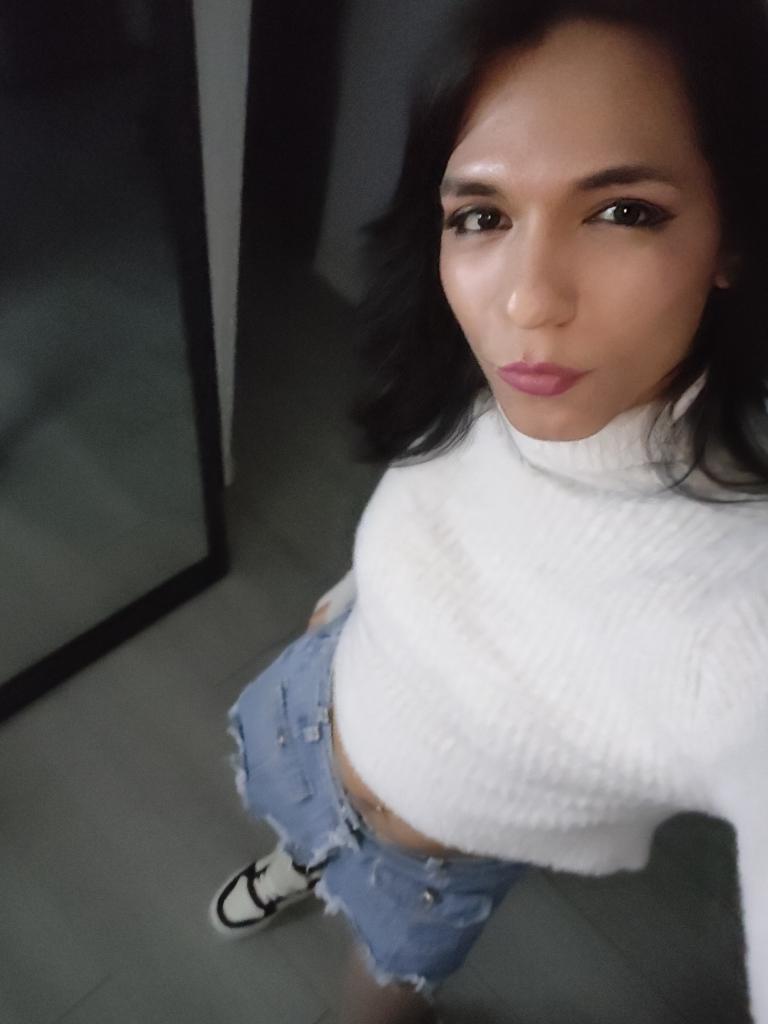 634737822: Transexual en Sevilla