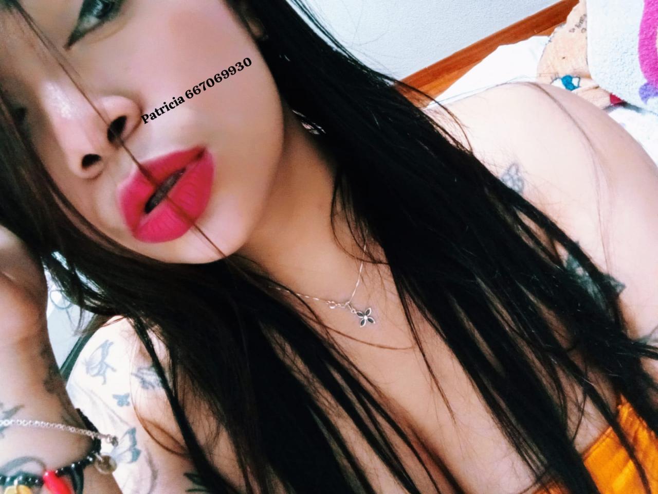 667069930: Chica busca chico en Madrid