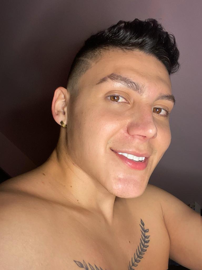 688753947: Chico busca chica en Valencia