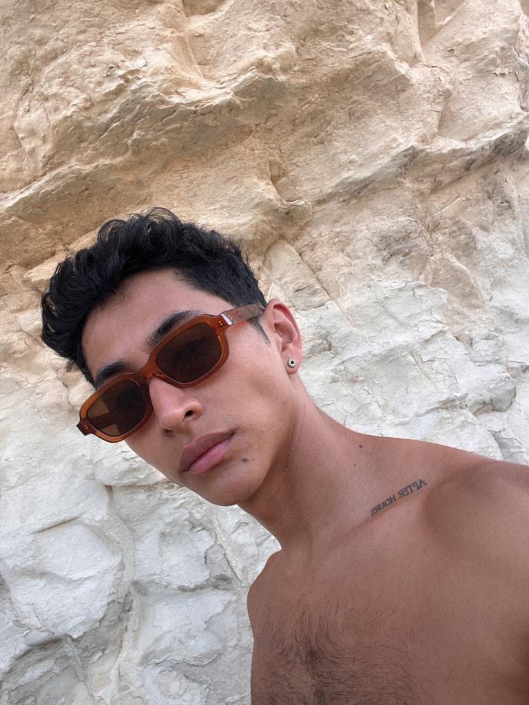 604310347: Chico busca chica en Barcelona