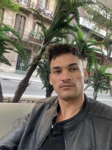 662530822: Chico busca chica en Barcelona