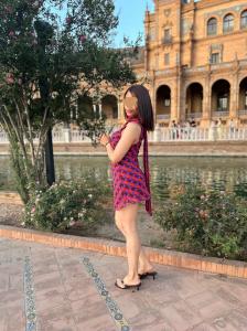 663927327: Chica busca chico en Sevilla