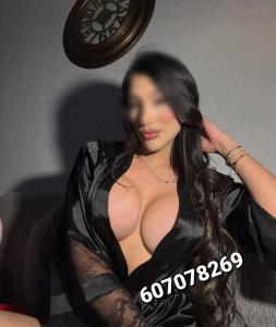 607078269: Chica busca chico en Córdoba