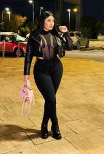 610545442: Chica busca chico en Sevilla