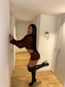 681623764: Chica busca chico en Madrid