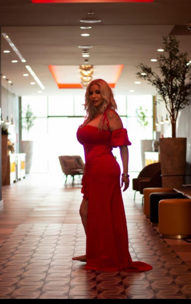 692486166: Chica busca chico en Gerona