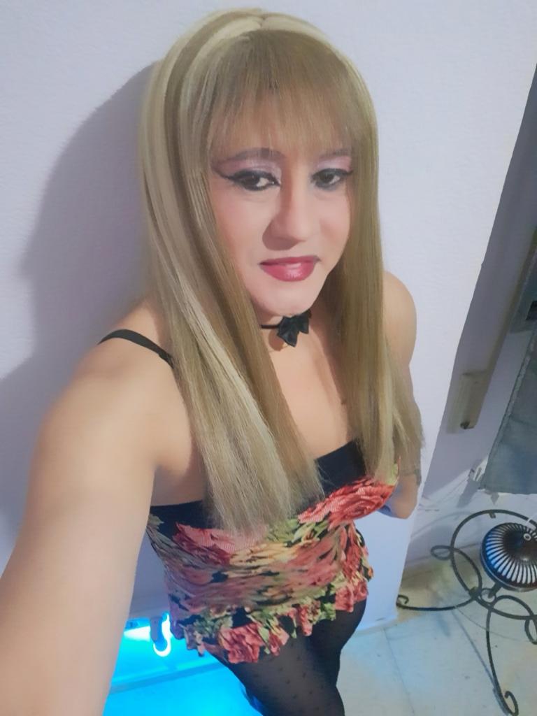 631197552: Transexual en Huelva