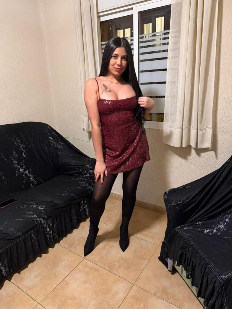 631743406: Chica busca chico en Barcelona